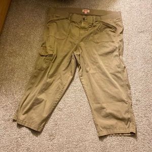 Women’s khaki capris